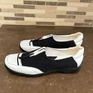 Walter Genuin Black & White Classic Slip On Golf Shoes Women 38 7.5 Mint